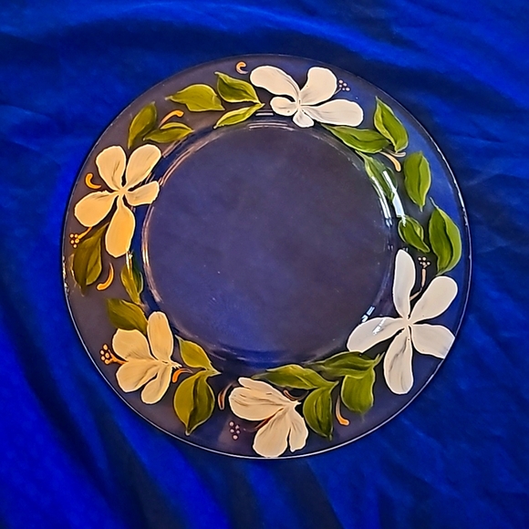 Handpainted 7.5" in diameter small plates or saucers. (5pcs) - Picture 4 of 10